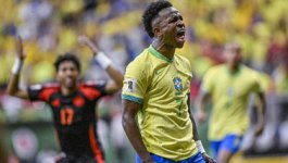 A赛场上 A赛场上